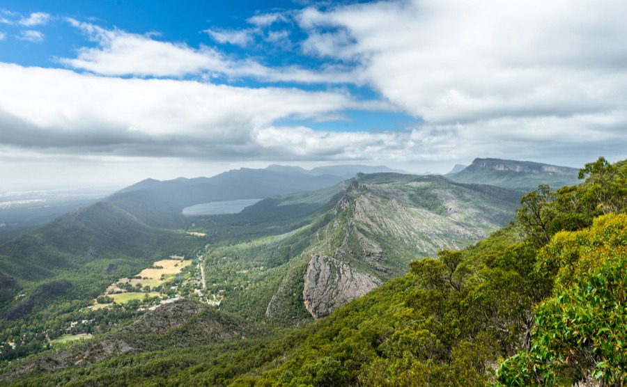 Enjoy the outdoor lifestyle with stunning scenery in the Grampians.