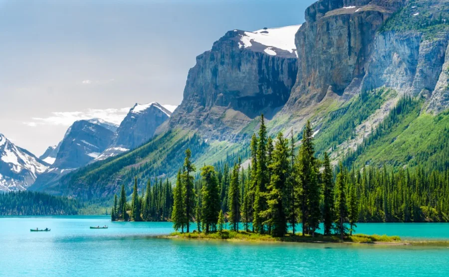 Can you find a mountain home in Canada near here?