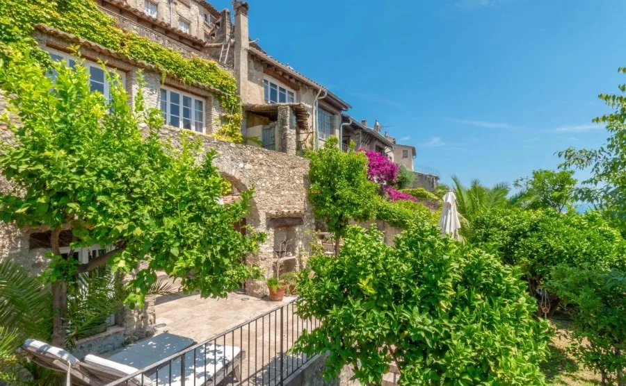 10 homes in France for €250,000 or less