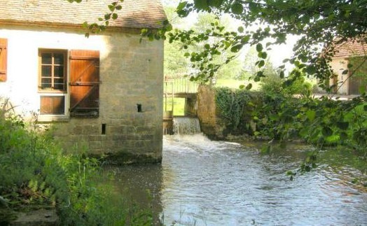 French country homes offer excellent prices to UK buyers, like this waterside home in Burgundy