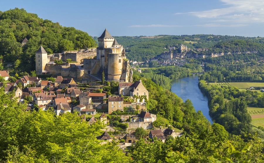 For those of you looking where to buy in France for the rural lifestyle, Aquitaine could be just the ticket.