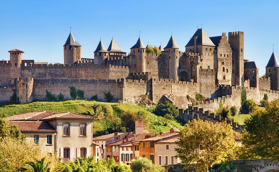 Discover the Aude: home of medieval cities, blue lagoons and black mountains