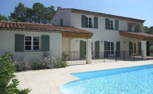 There are plenty of stunning villas near the Domaines de Saint Endréol.