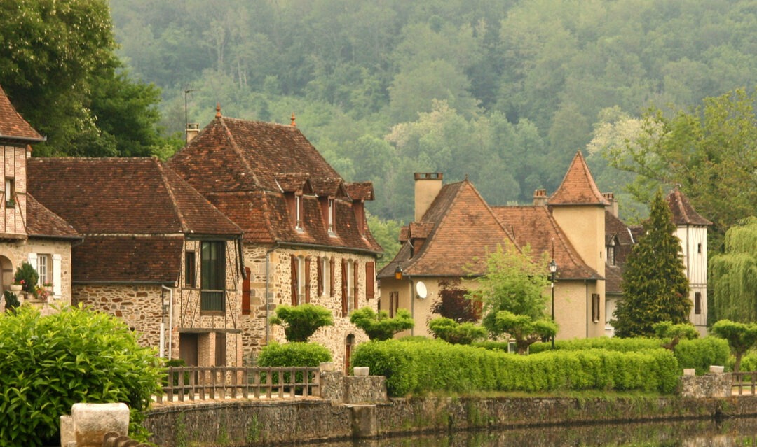 Building your own home in France, part 3: finding a builder