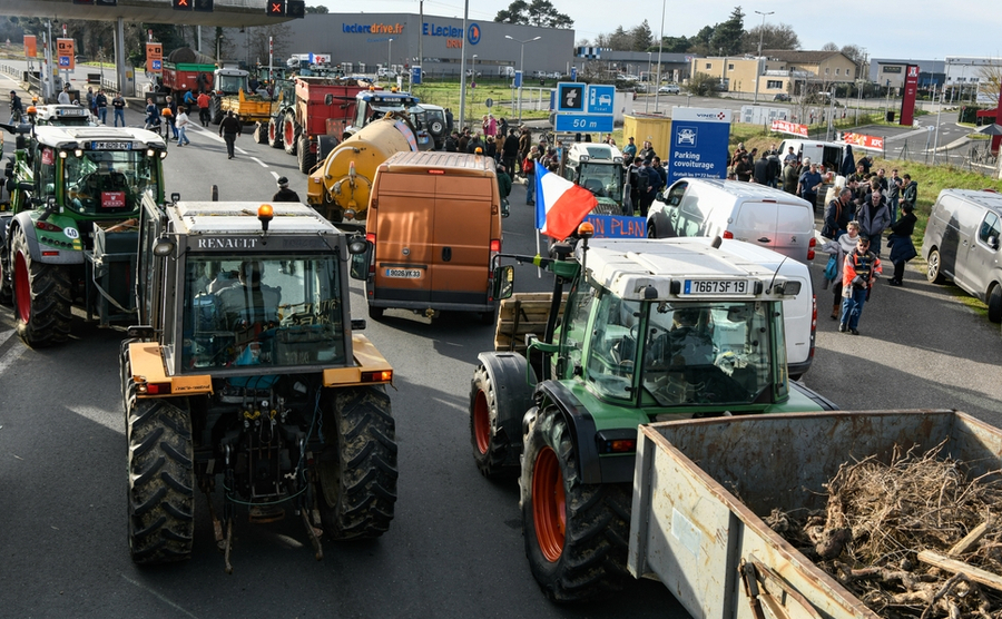 Why are there farmer protests in France?