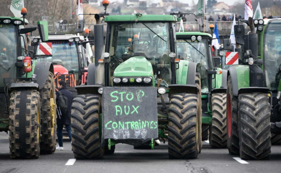 Why are there farmer protests in France?