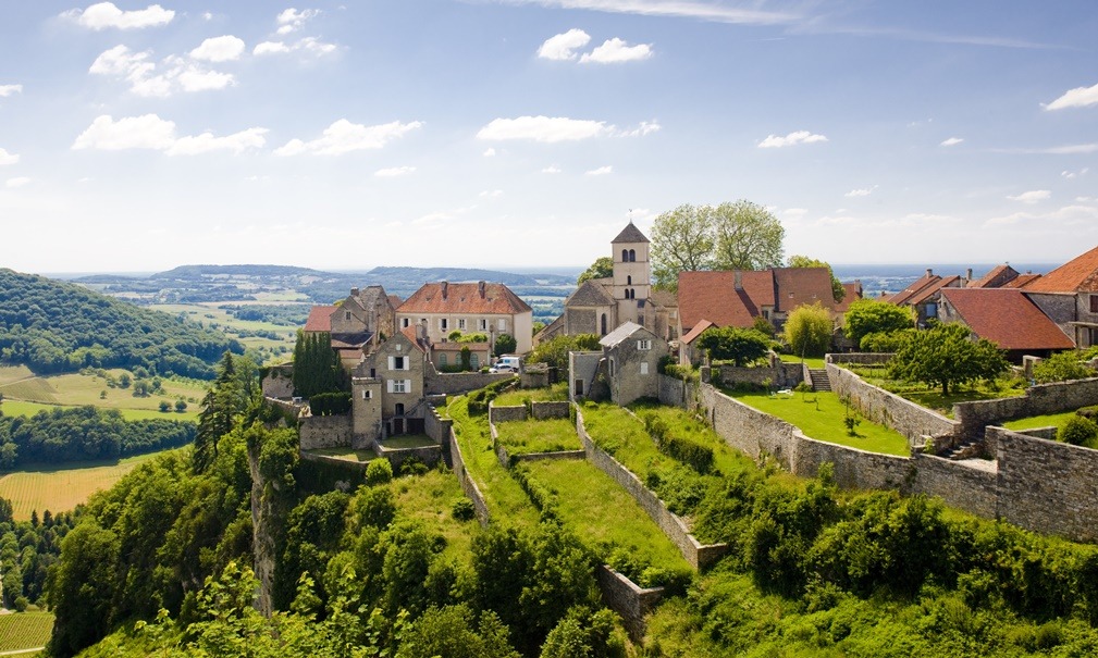 France - Beautiful cliffside properties