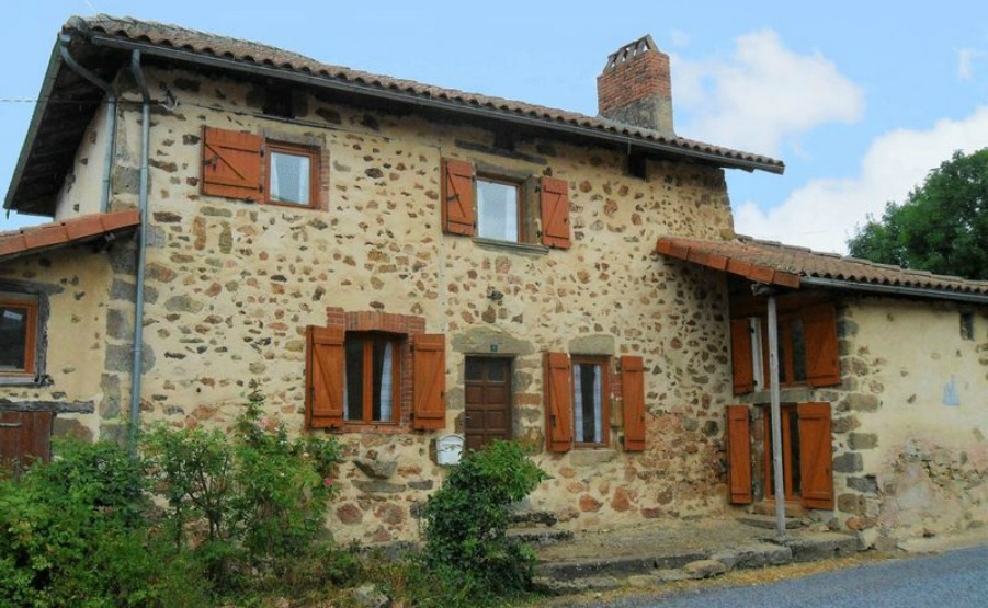 Has a book inspired you to move to the Limousin? Discover this property.