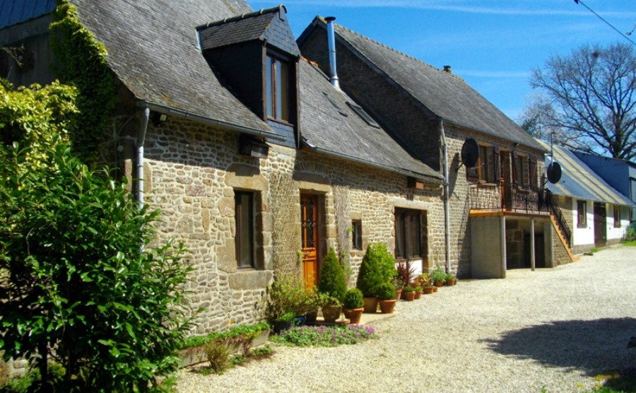 If you've been inspired by reading a book about the Loire, discover this property.