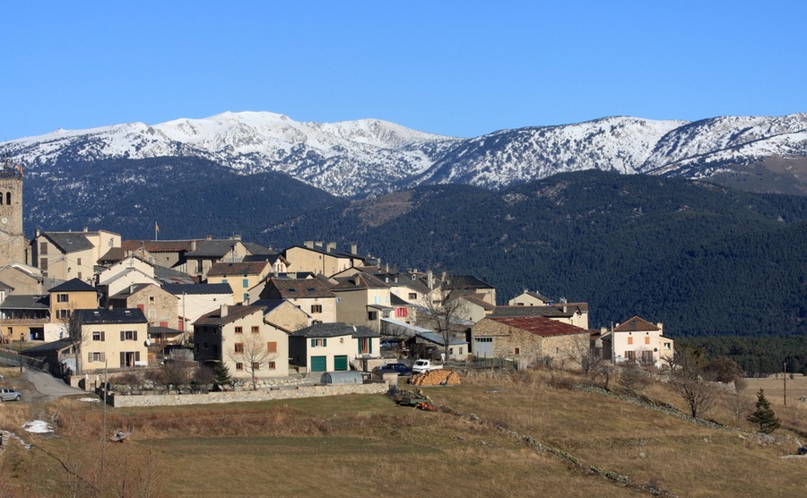 Les Angles is one of the best French ski resorts in the Pyrenees,.