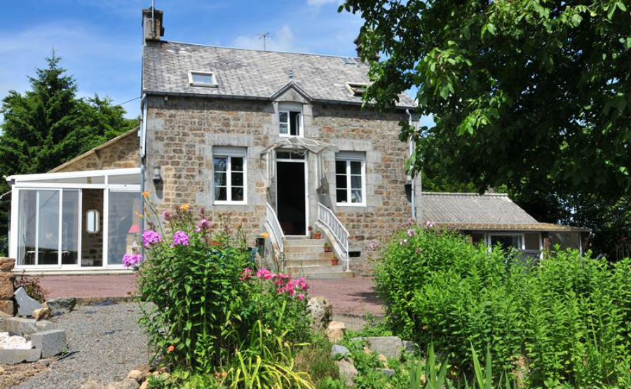 This gorgeous detached home in Normandy is on sale for just €108,000.