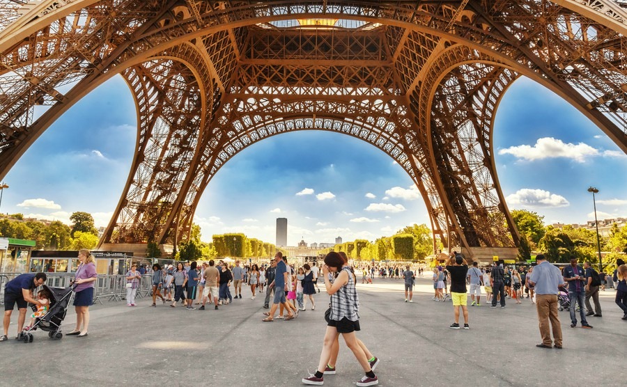 Paris tourist numbers hit ten- year high