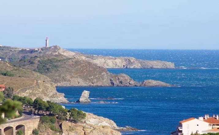 Plot with Mediterranean view, on French-Spanish border