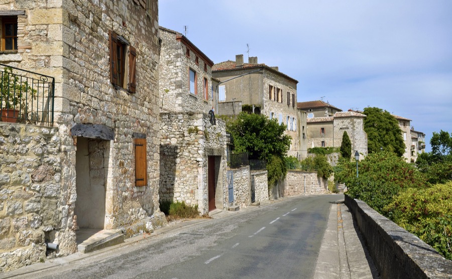 An outer road of Castelnau-de-Montmiral.