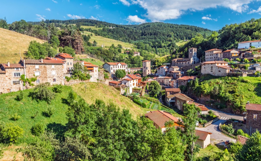 The village of Doizeux in the Auverge.