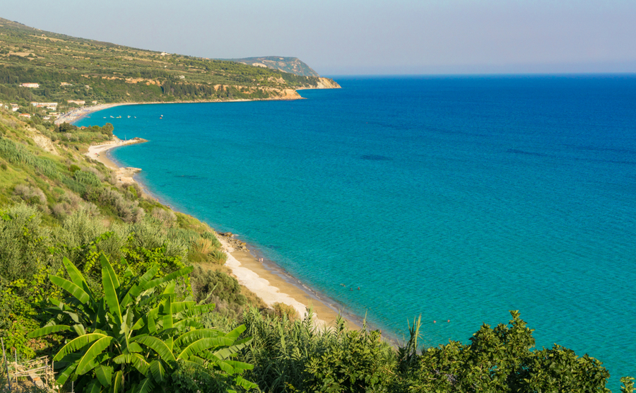 If you're looking to buy property in Kefalonia for the beach, you're in the right place. There are plenty around here, including Louvrata.