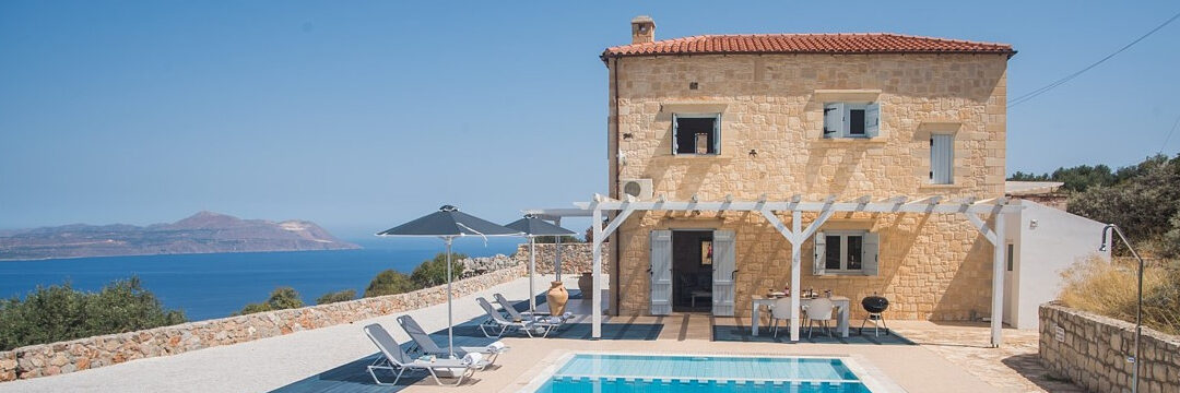10 homes in Crete with character