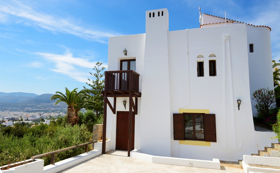 The rise of online property auctions in Greece