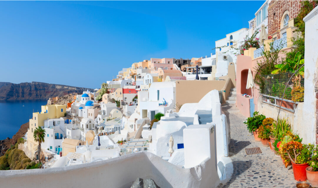 6 steps to buying a home in Greece