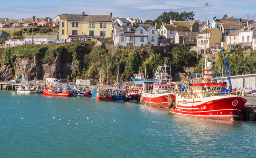 Enjoy sailing, country walks and golf in Dunmore East. Sue Burton Photography Ltd / Shutterstock.com