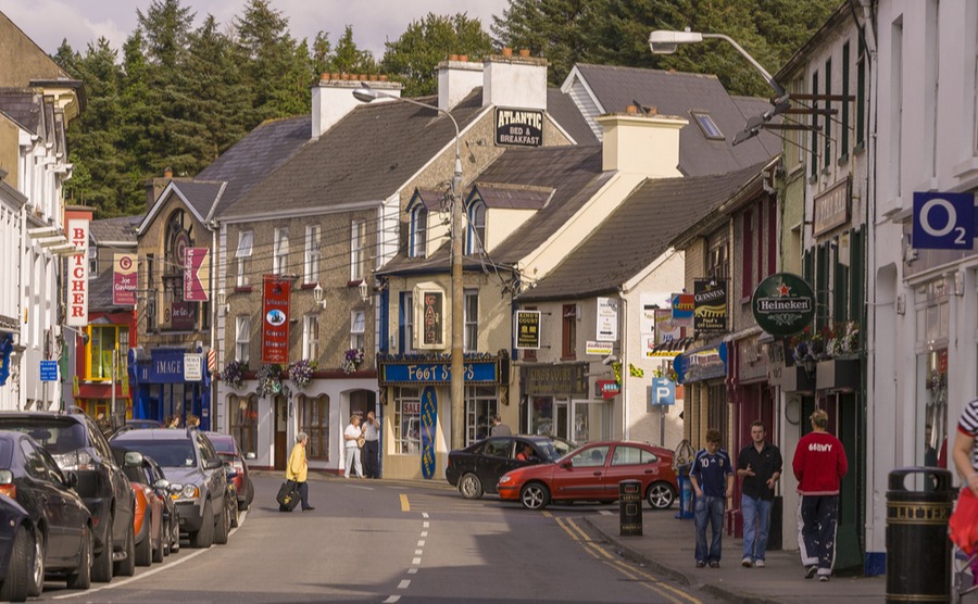 Donegal Town Rob Crandall / Shutterstock.com