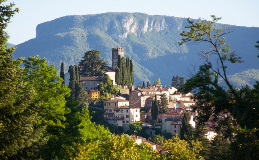 Could Barga be the one? Read the property guide to Tuscany