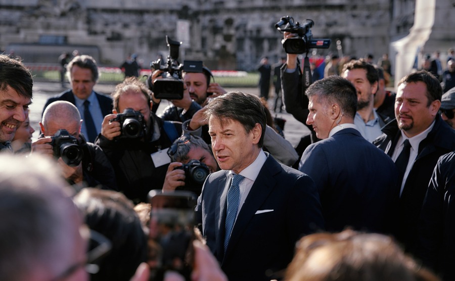 Italian politics can be hard to keep up with. Alberto Zanardo / Shutterstock.com