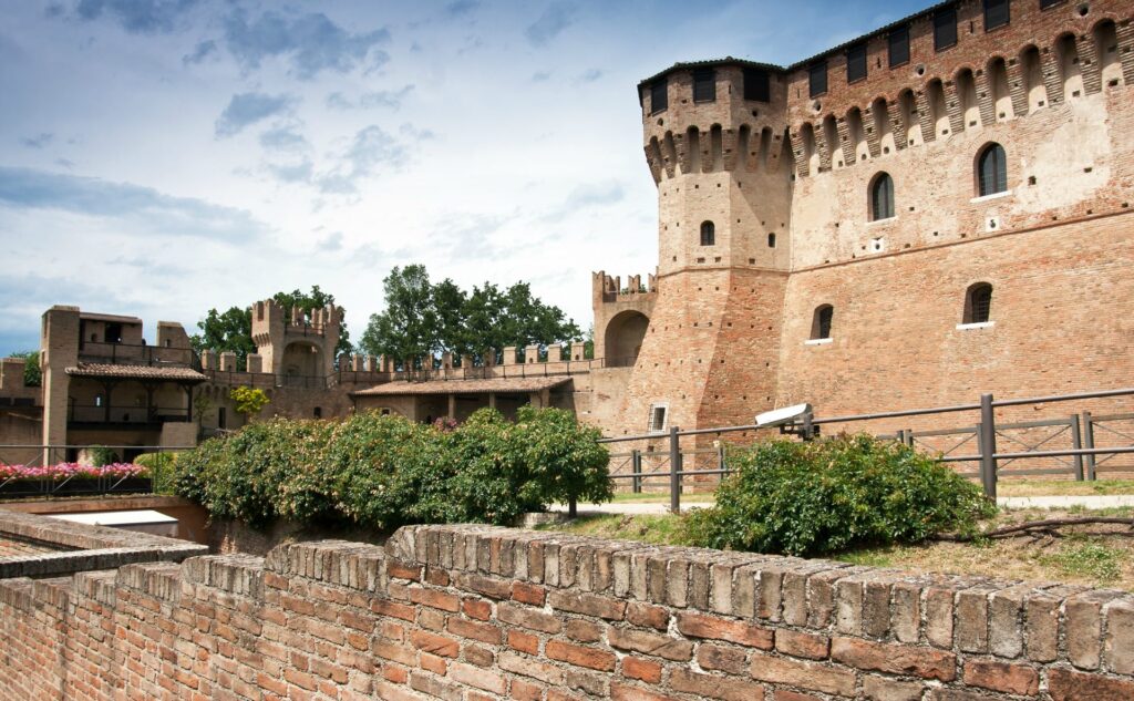 Italy-where-to-buy-Lemarche-GradaraCastle