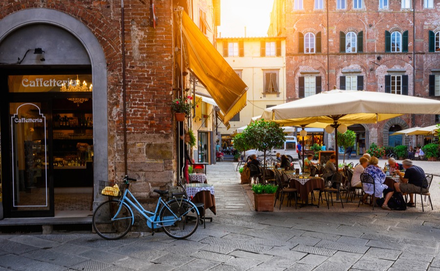 Discover the key players who will help you buy. How to buy in Italy.