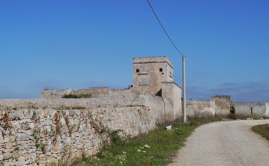 the-remains-of-a-historical-stone-built-farm-in-apulia-in-italy-called-a-masseria