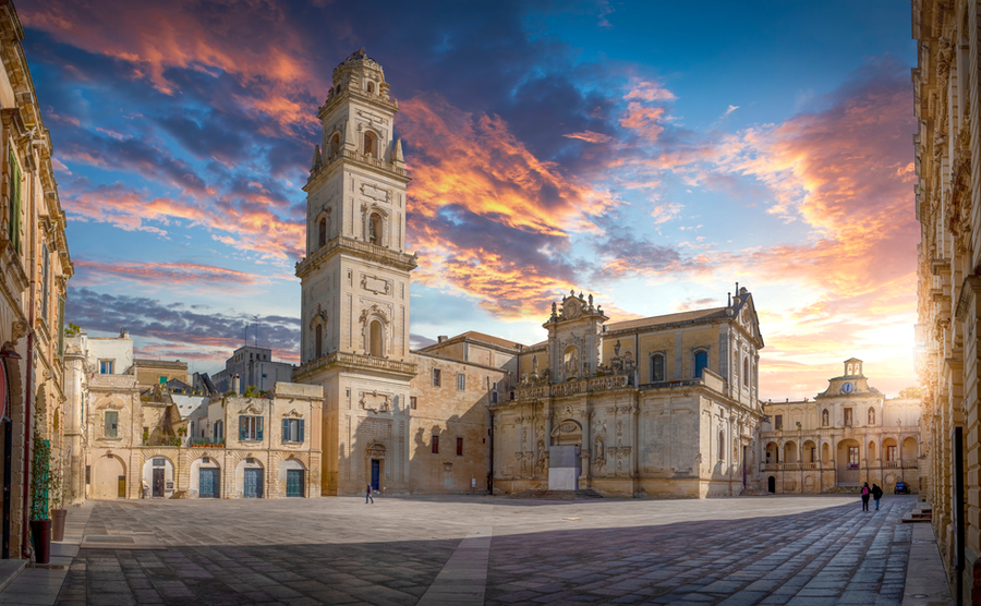 Dawn in Lecce, and the start of another beautiful day in Salento