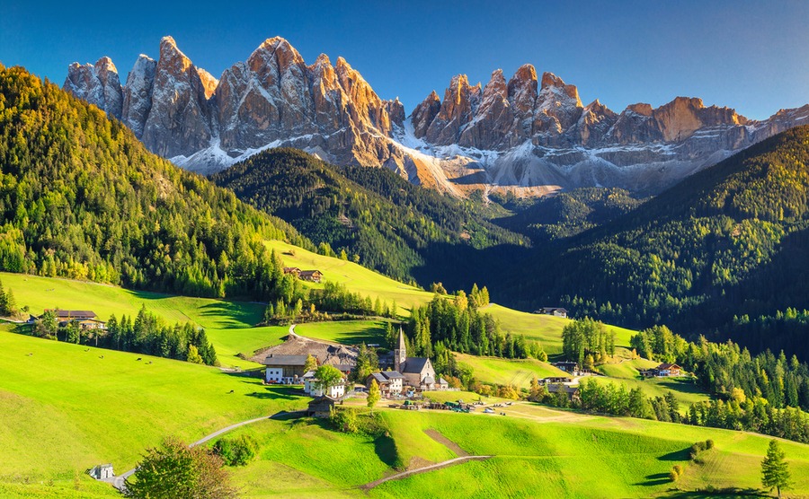 A place with the view of the Italian mountains