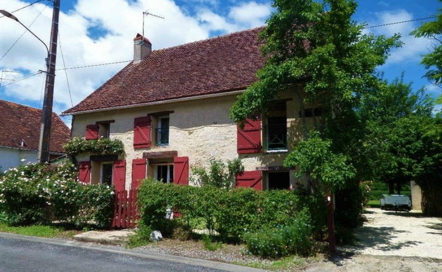 Charming character home near between Poitiers and Châteauroux, €129,600