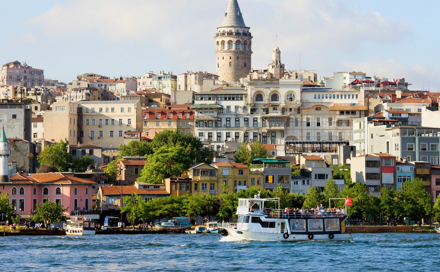 beyoglu-district-historic-architecture-and-galata-tower-medieval-landmark-in-istanbul-turkey