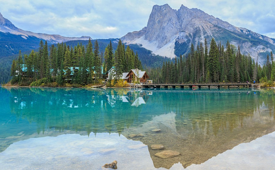 emerald-lake-yoho-national-park-british-columbia-canada