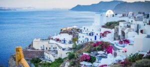 Greece is soaring in popularity: how do you make it your overseas home? 