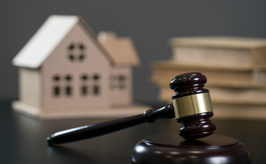 Five reasons to get a lawyer before looking for property