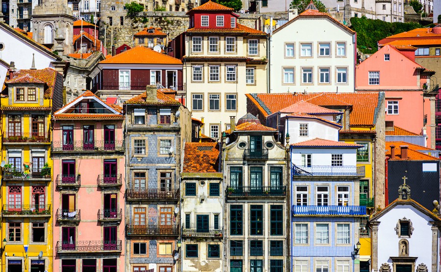 porto-portugal-old-buildings