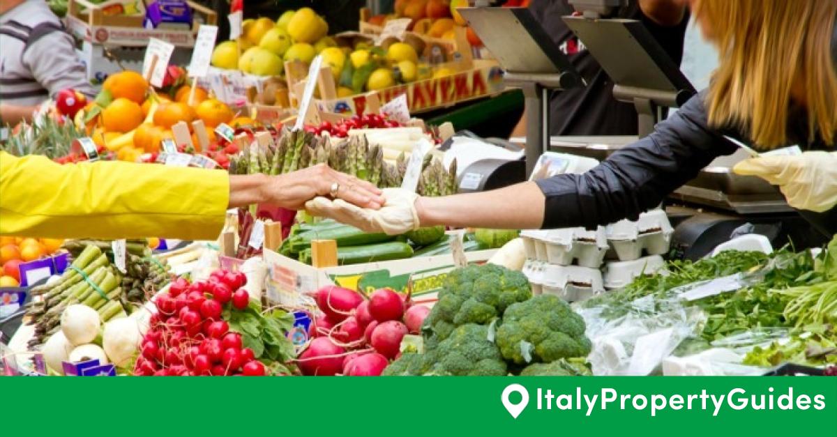 Черешня в спб на рынке. Продовольственный рынок в санкт-петербурге. Рынок ритейла. Торговля на рынке. Работа на рынке продукты.