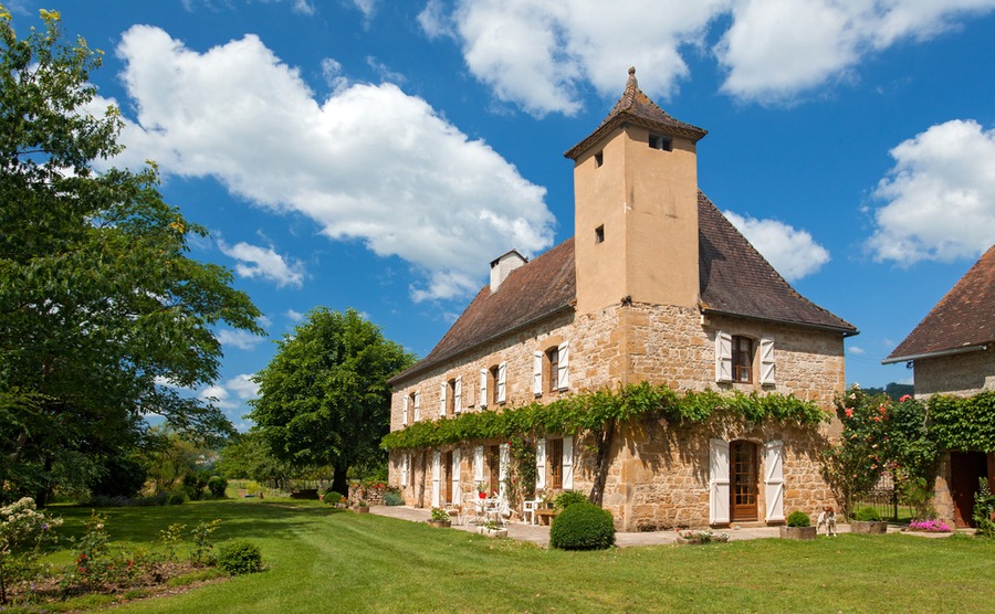 If you're buying a home in France, it's important to follow these key five steps.