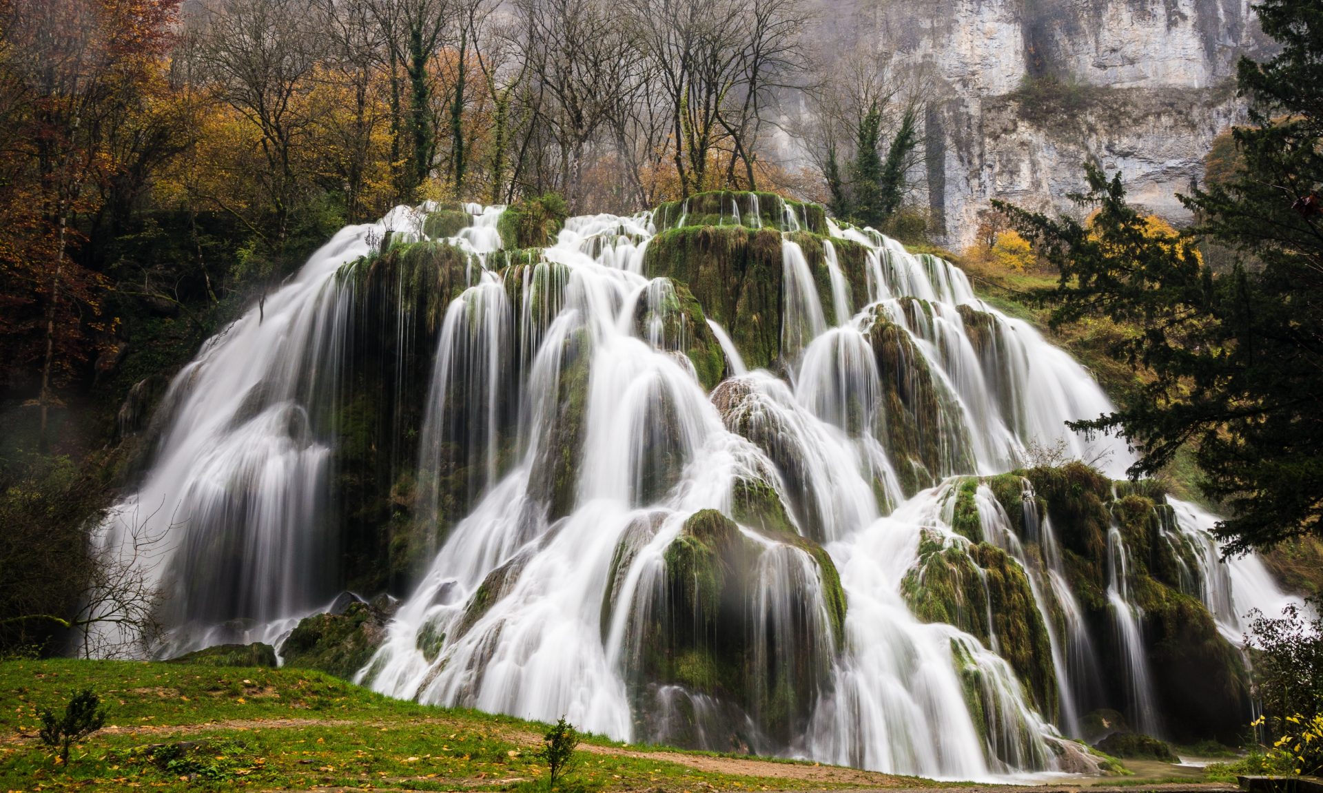 The Jura Mountains offer an wide range of ourtdoor activities.