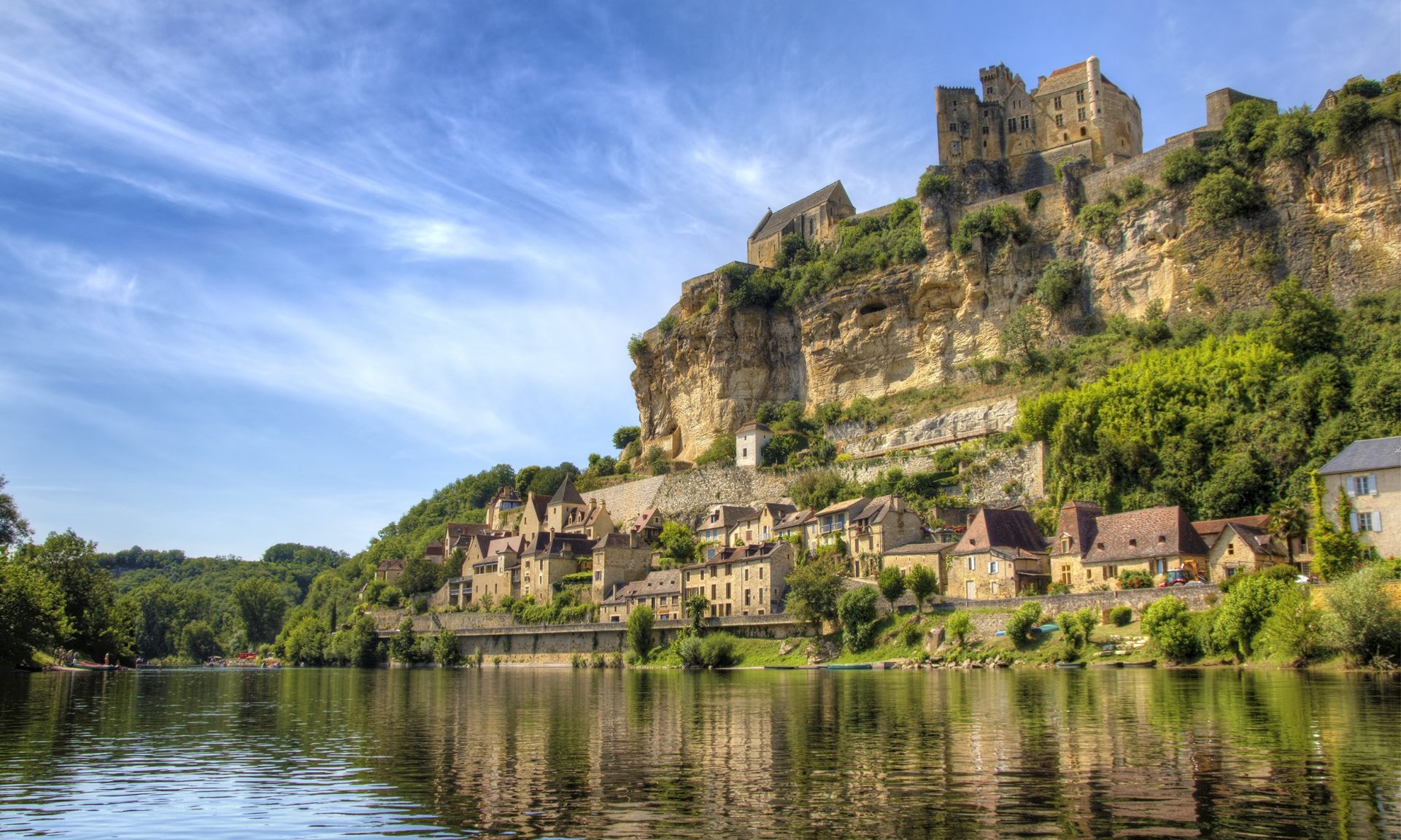 There are some stunning villages in Dordogne.