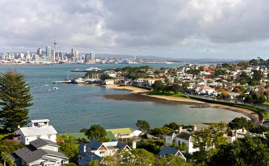auckland-city-view-of-residential-area-and-harbor-area-on-june-29-2008-in-new-zealand