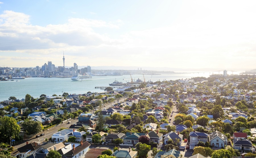 New Zealand house prices fall creating a buyer’s market