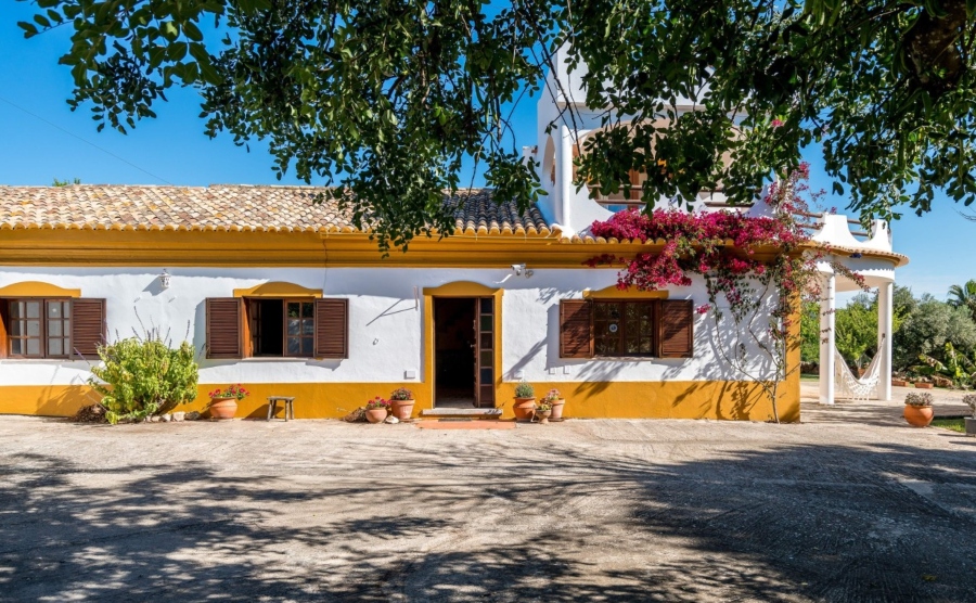 5 pretty properties in the Algarve