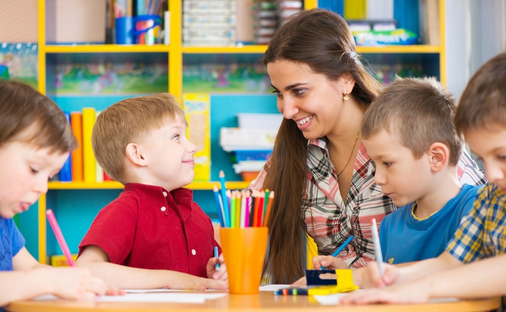 Lving - Education - Chrildren in a classroom