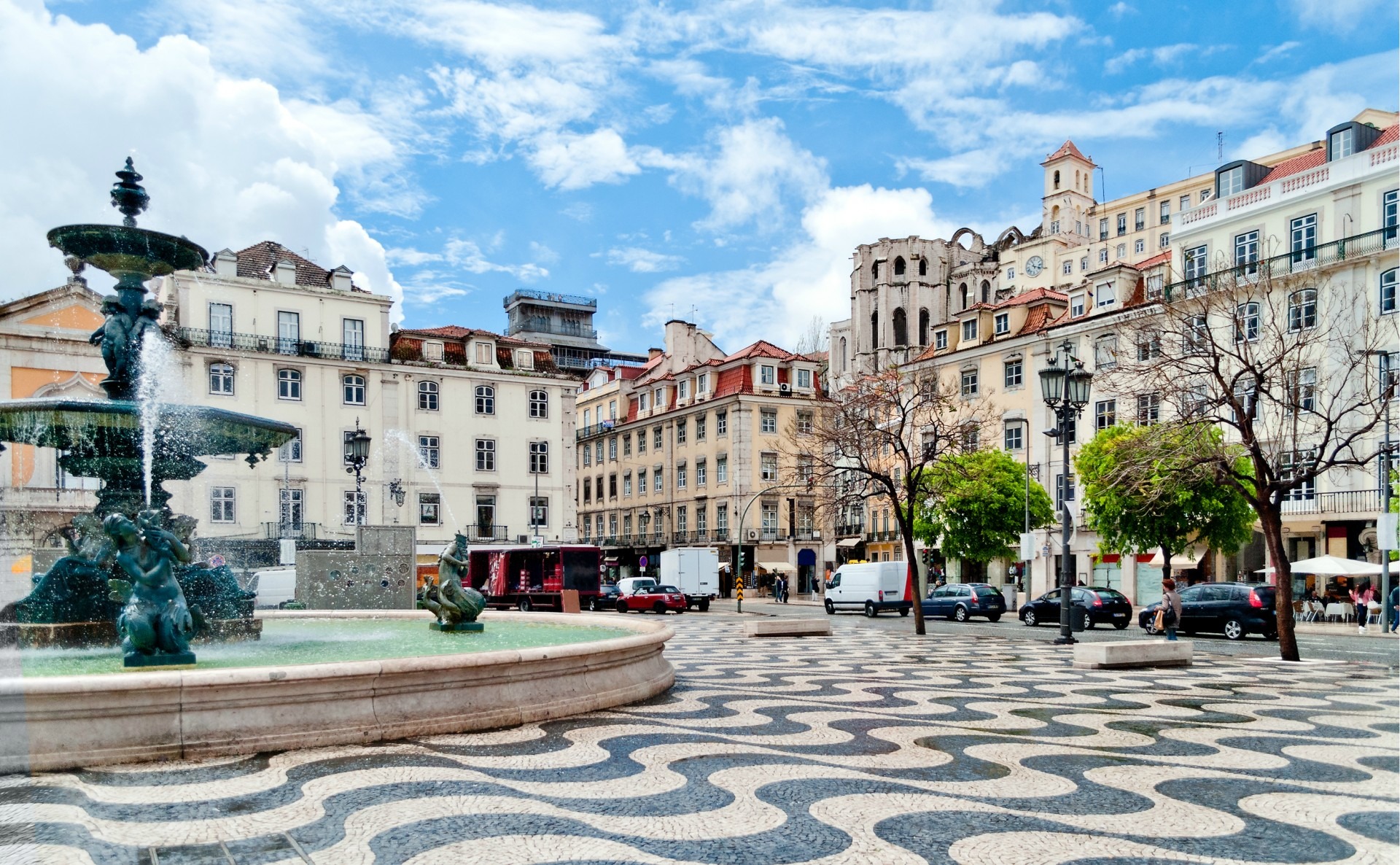 Portugal-Posts-best-place-to-retire-Lisbon-square