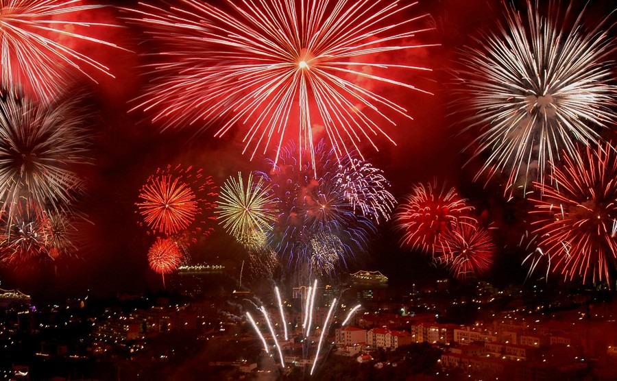 fireworks-in-madeira-island