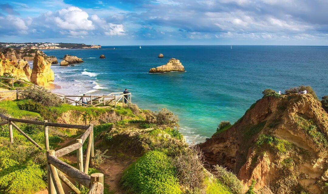 Algarve: where to buy for coast AND countryside