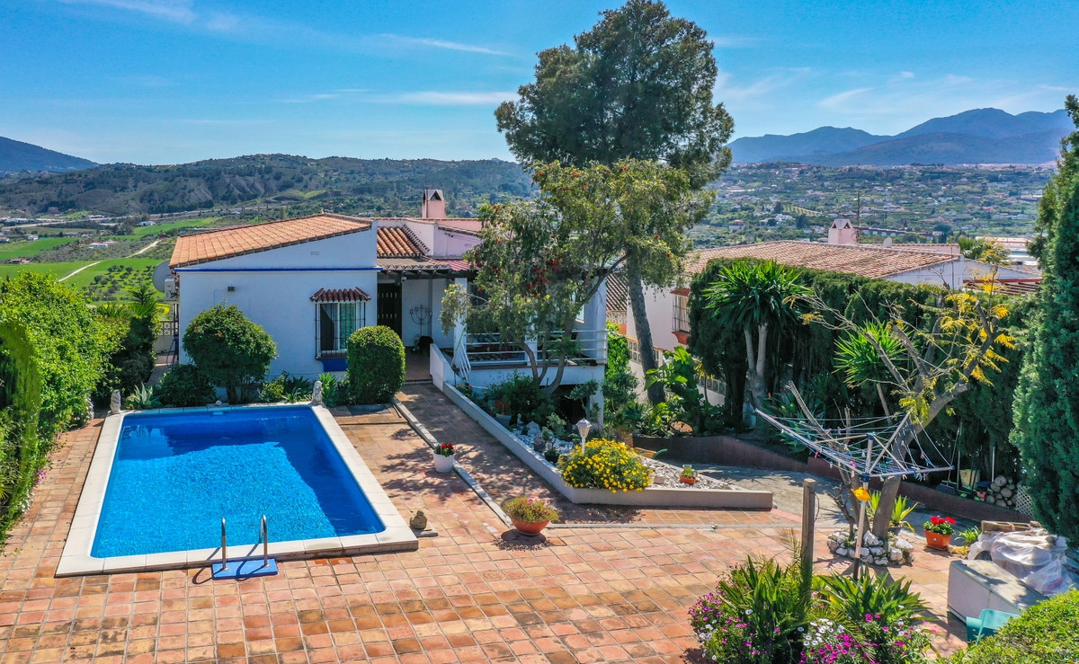 10 properties for sale in Spain with beautiful gardens